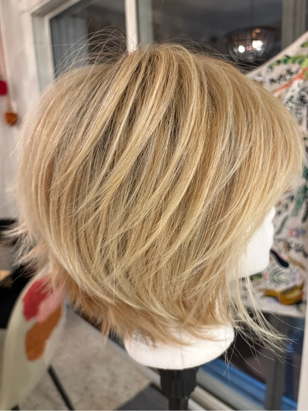 TONI BRATTIN FASHION FLAIR Short Shag Heat Friendly Synthetic Wig! Blonde Rooted - Picture 5 of 12